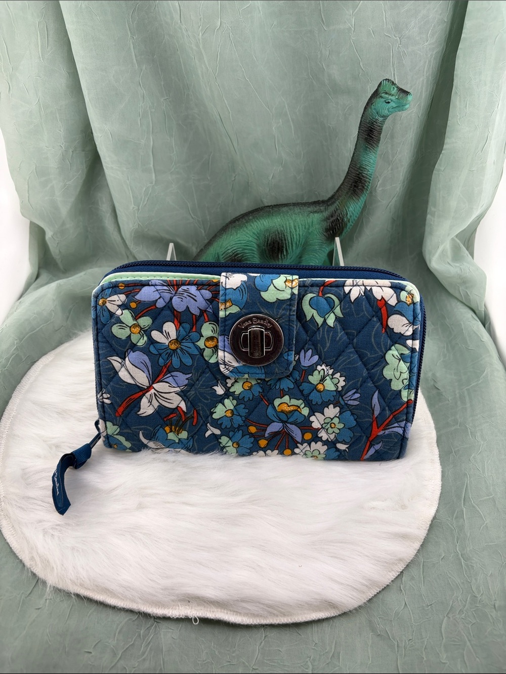 Vera Bradley Turnlock Wallet in Floral Bursts pattern